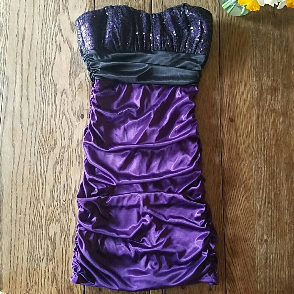 Strapless purple bodycon dress