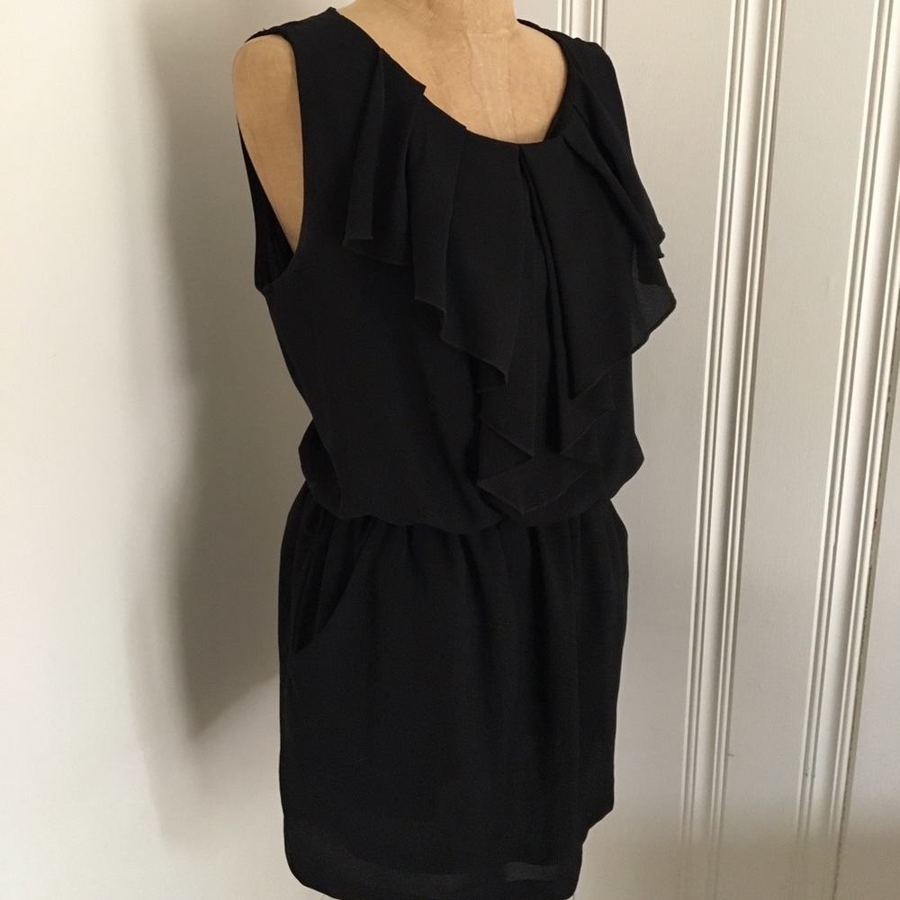 Black ruffle dress pockets belt loops M