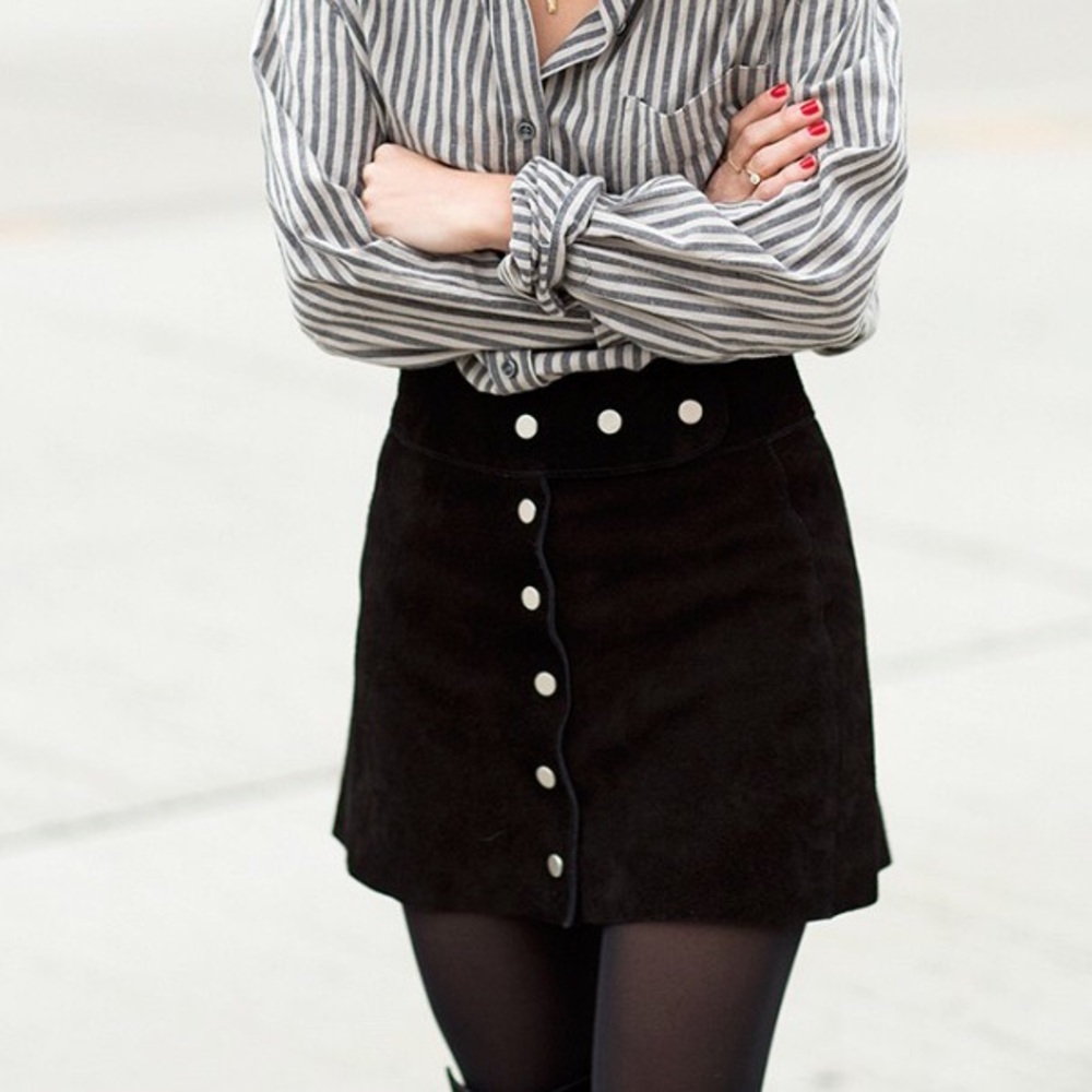 1HRSALE ⚡️Zara suede button up skirt