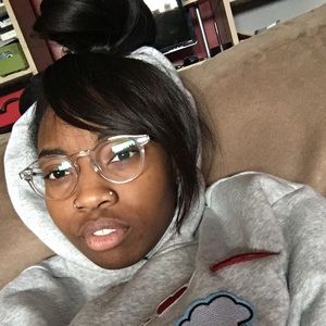 Meet your Posher, Briana