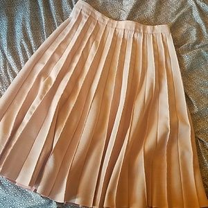 Pleated midi skirt