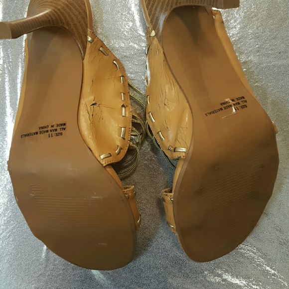 Shoes - Picture 4 of 7