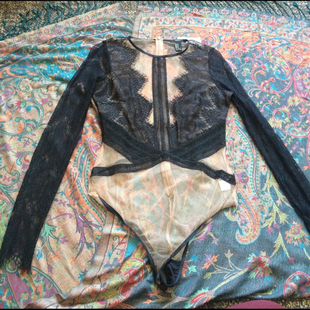 NWT. 💋F21 Body Suit