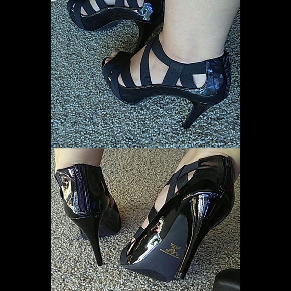 SOLD - Picture 3 of 6