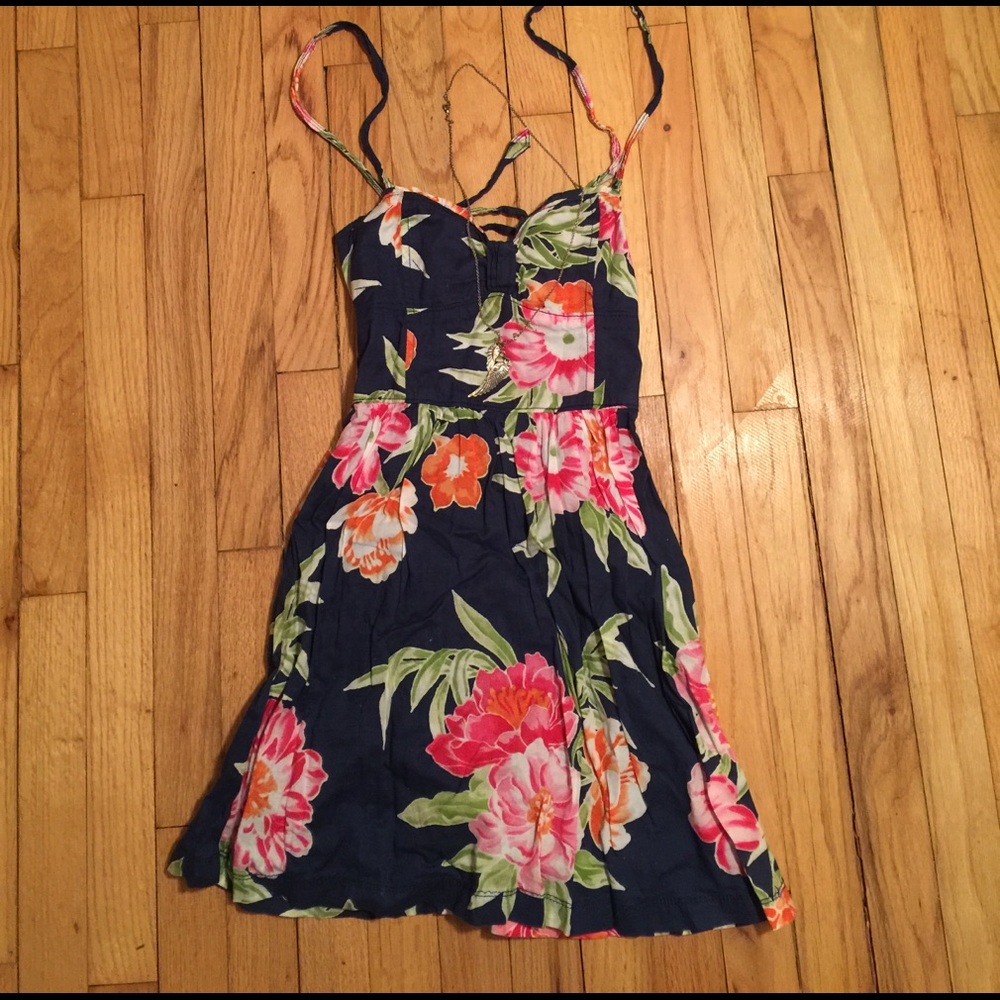 ✨🌹Hollister Navy Floral Sundress XS
