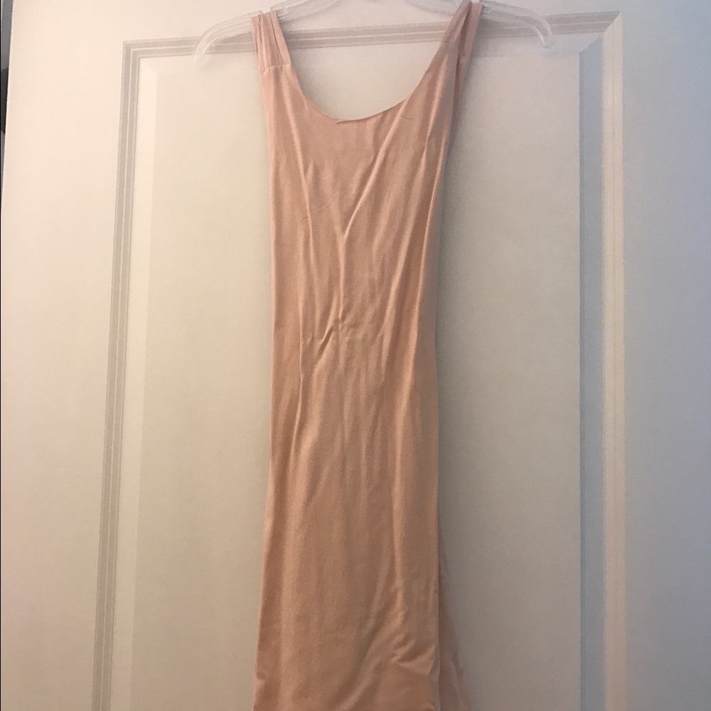 TOBI DRESS SIZE M!! Light Pink open back