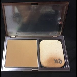 Urban decay Foundation Powder