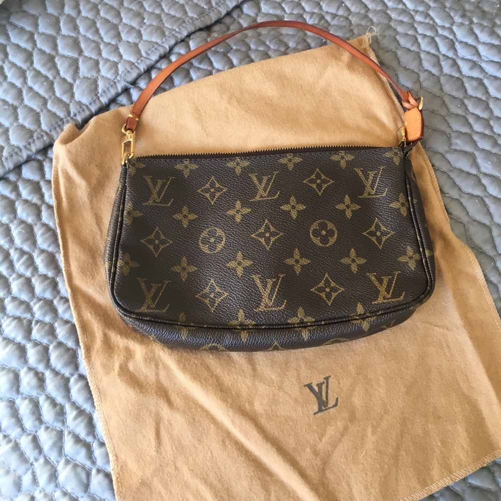 Louis Vuitton Monogram Pochette