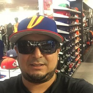 Meet your Posher, Luis