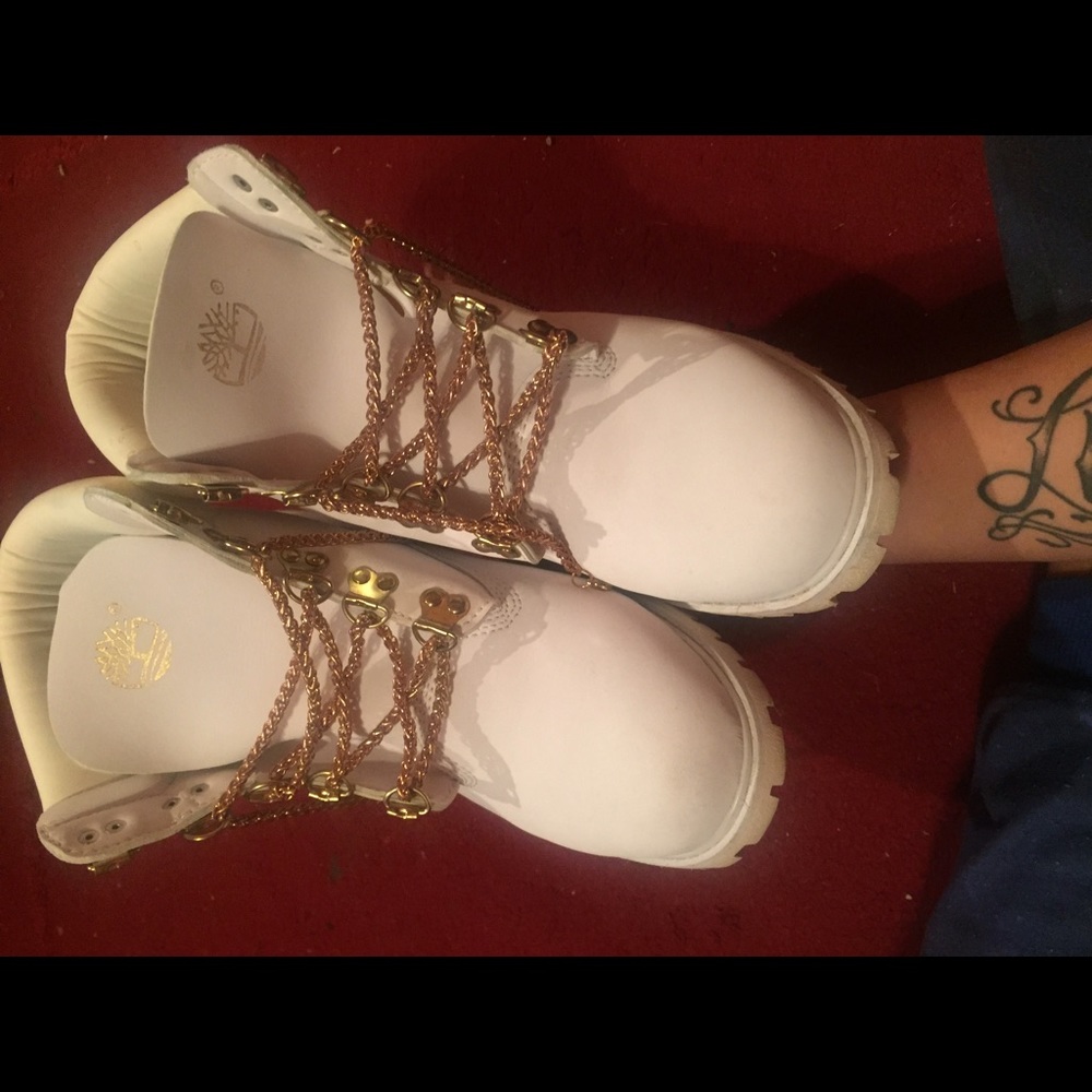 Rare timberlands boots all white gold chain