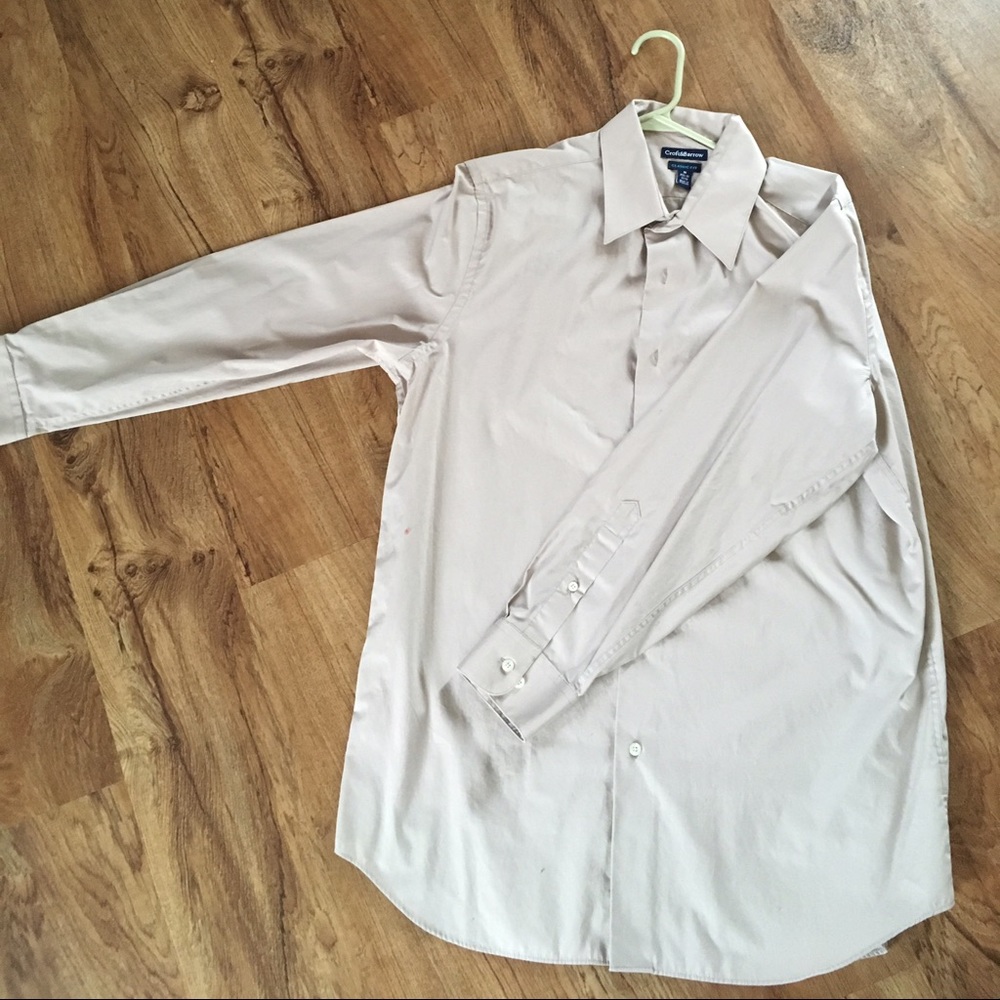 Men's dress button down shirt. Never worn.