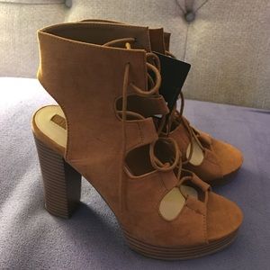 Brand New chestnut heels Size 7