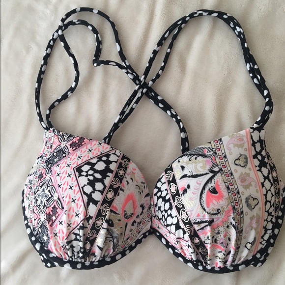 SALE💕 New bikini top! - Picture 1 of 4