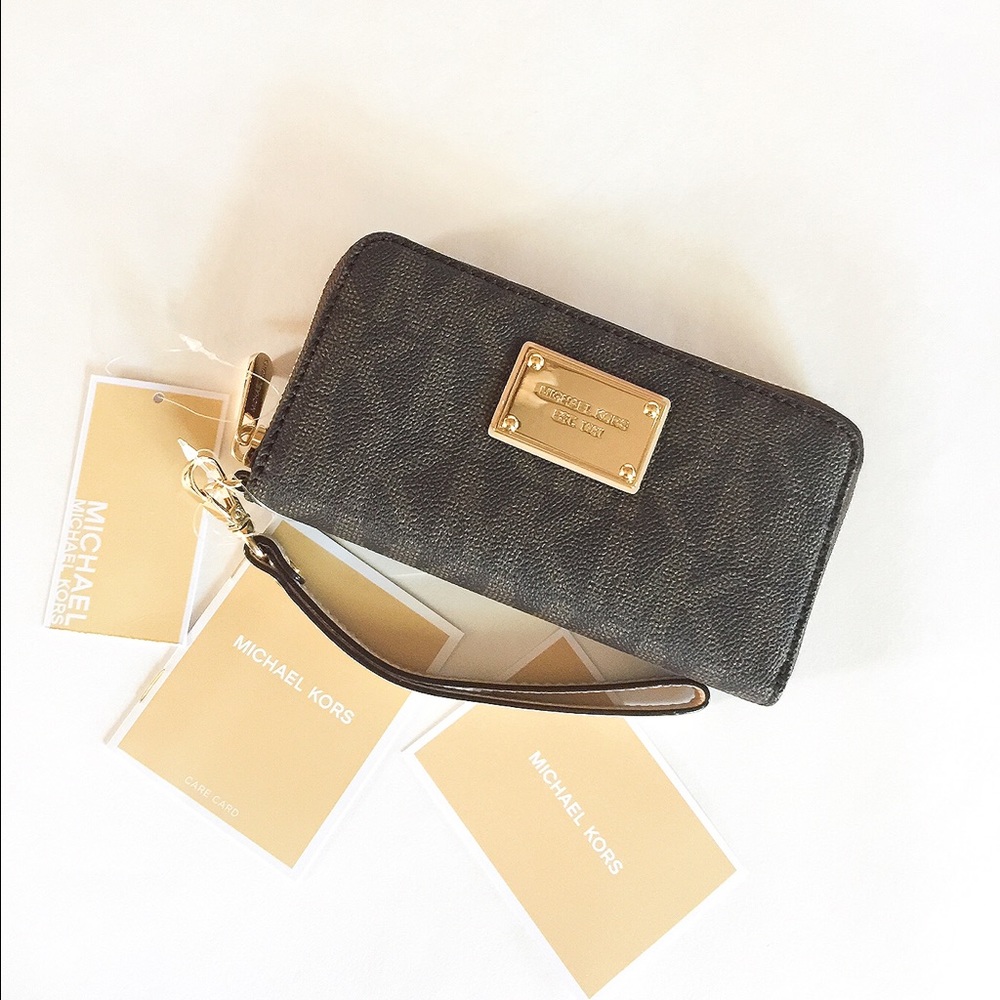 ❌SOLD❌NWT Michael Kors jet set wallet/wristlet - Picture 1 of 6