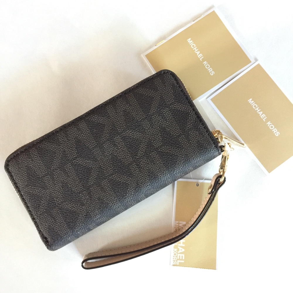 ❌SOLD❌NWT Michael Kors jet set wallet/wristlet - Picture 4 of 6