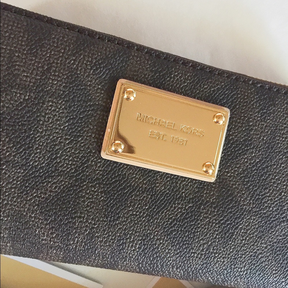 ❌SOLD❌NWT Michael Kors jet set wallet/wristlet - Picture 6 of 6
