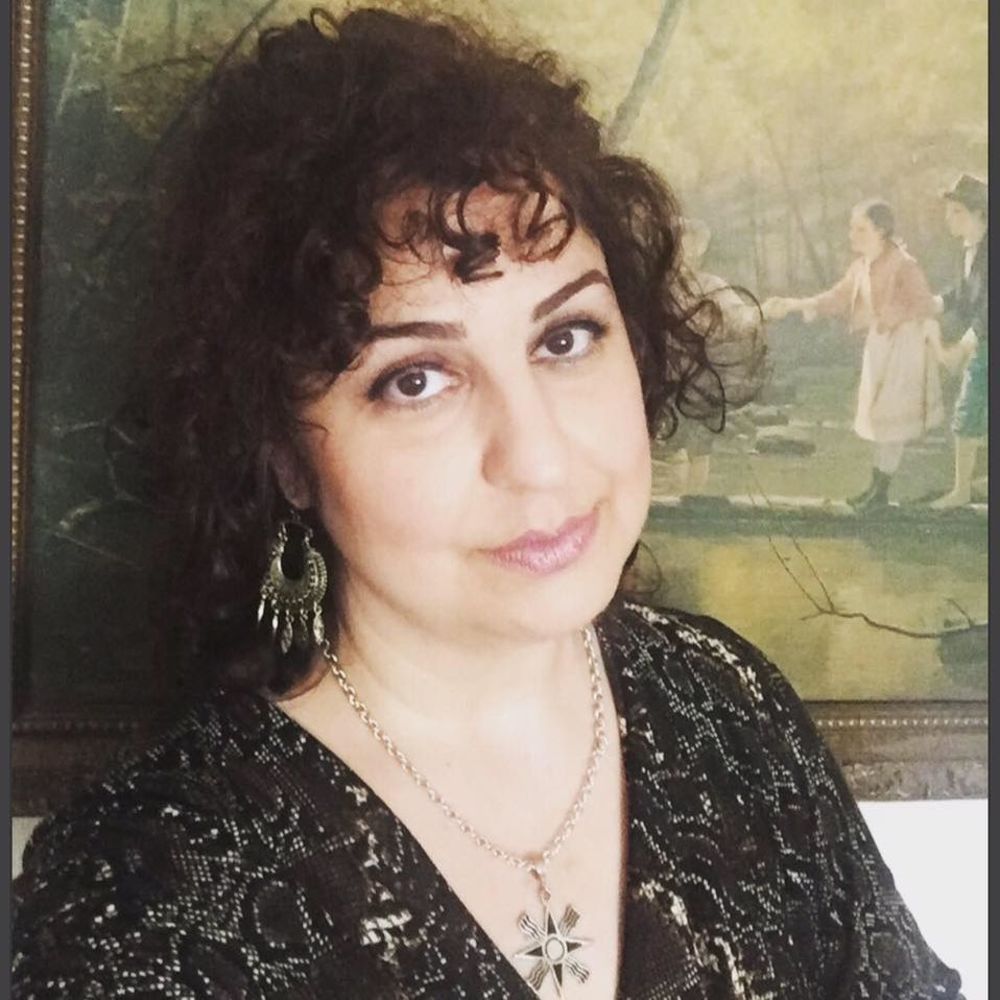 Meet your Posher, Mona