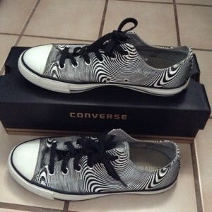 💥3 DAY SALE💥▪️◻️UNIQUE Swirl Converse ⬛️▫️