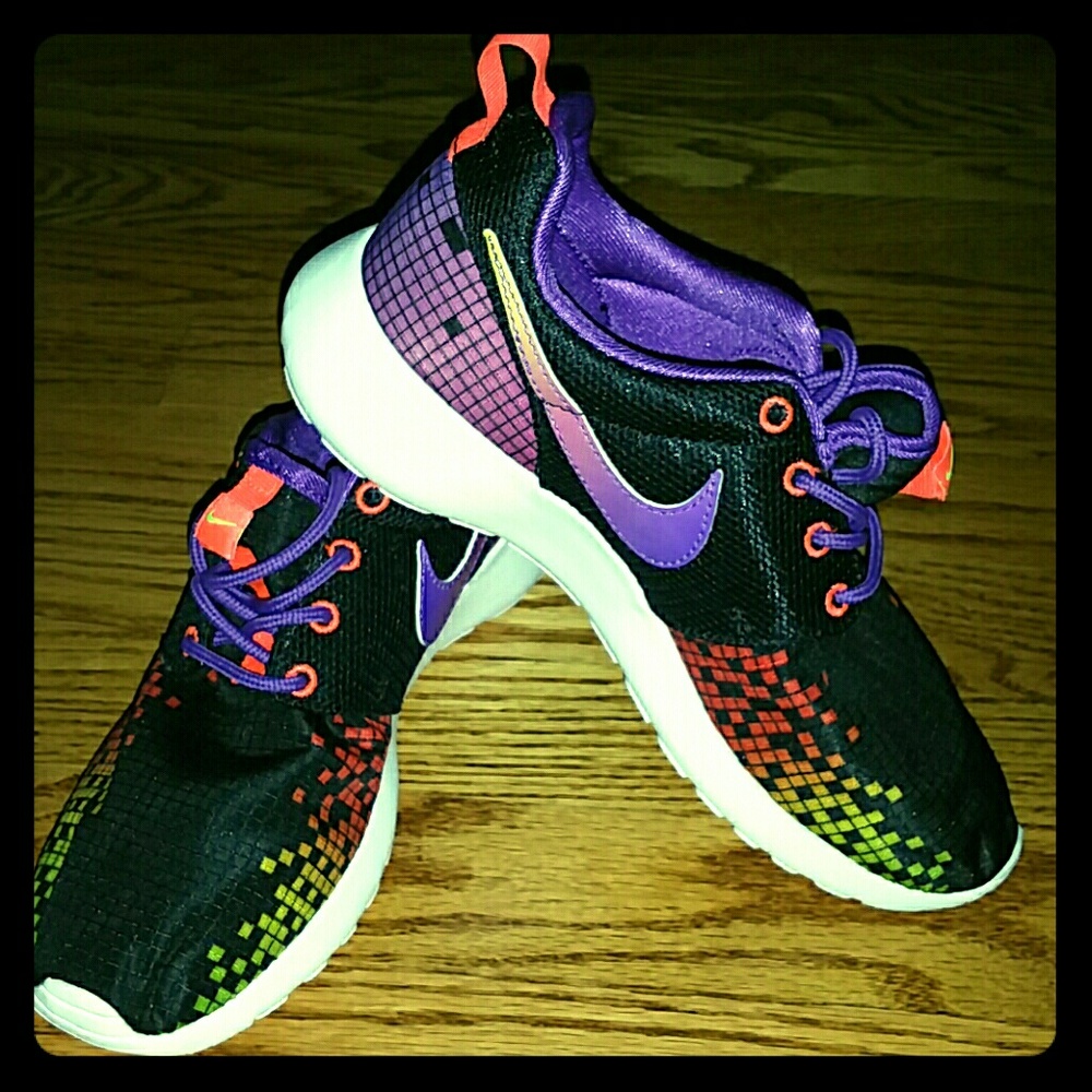Brand New Nike 5 youth 7 women