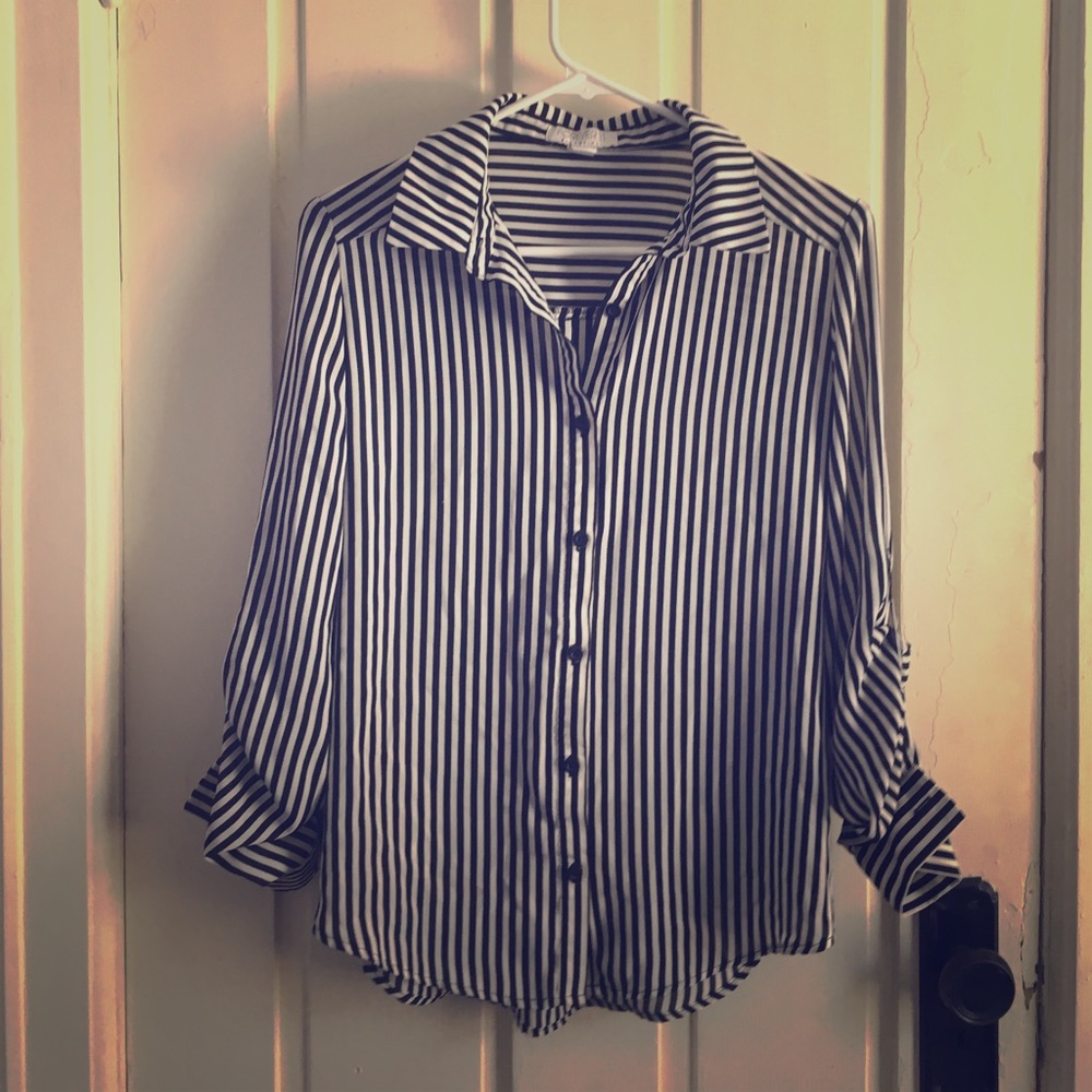 Forever 21 Black and white long sleeve blouse