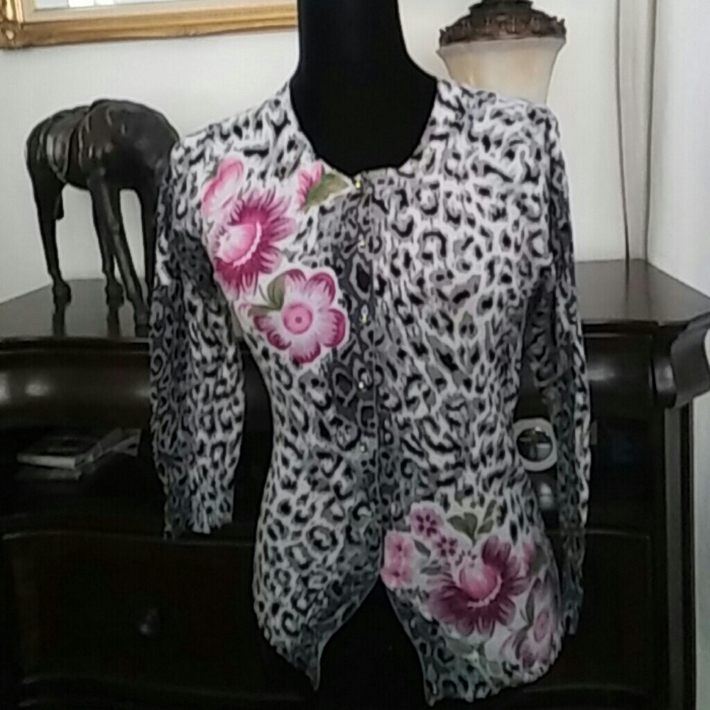 Beautiful animal print cardigan