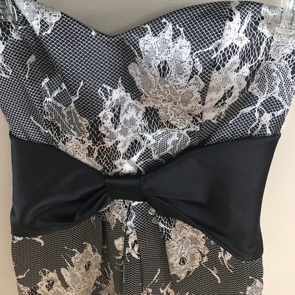 Strapless dress. - Picture 2 of 2