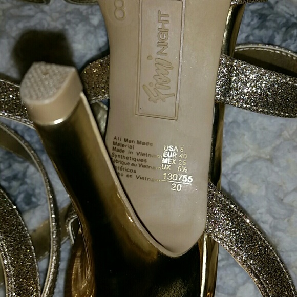 SOLD IN BUNDLE**Fiona Night Strappy Gold Sparkle Heels, EUC size 8 - Picture 2 of 4