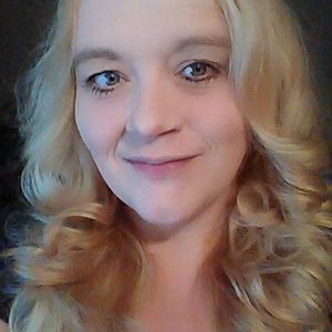 Meet your Posher, Lorrie