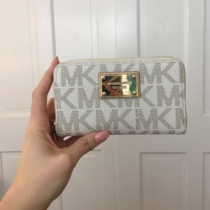 Michael Kors Wallet!
