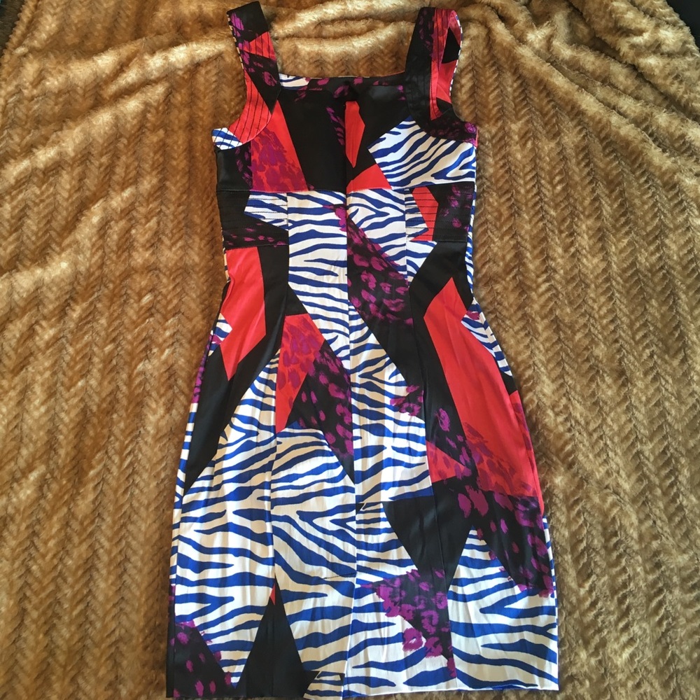 Dress - Picture 3 of 3