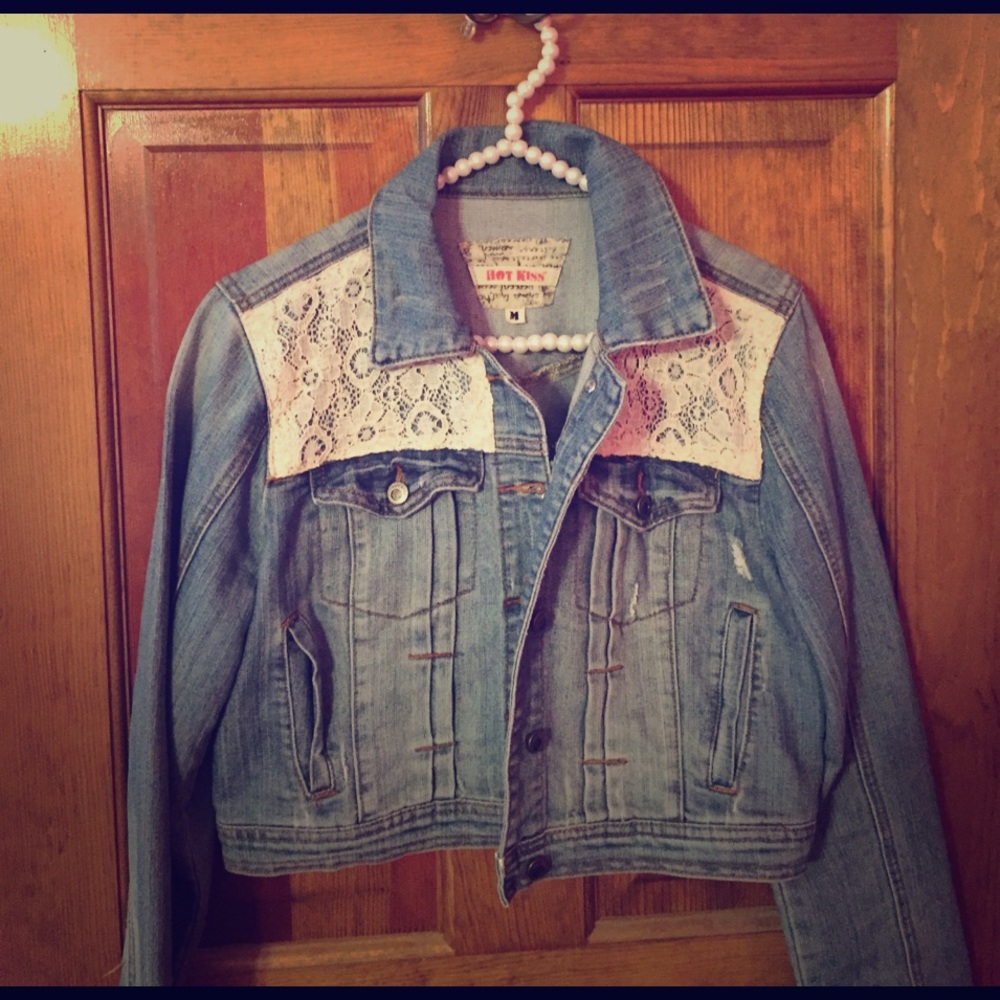 Distressed crop jean jacket with crochet patches
