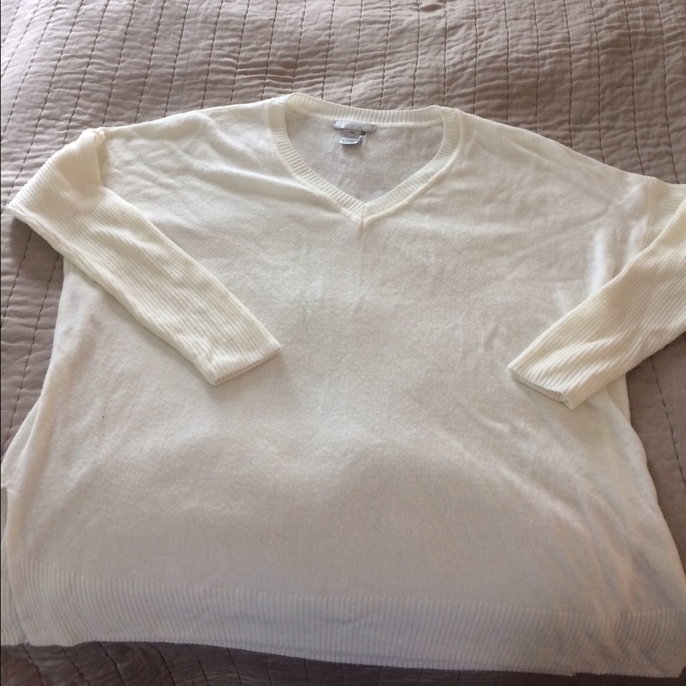 WHITE VNECK TOBI SWEATER