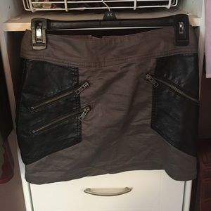 SIZE 4 h&m SKIRT