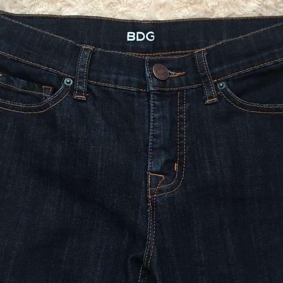 Mid Rise Jeans - Picture 3 of 4