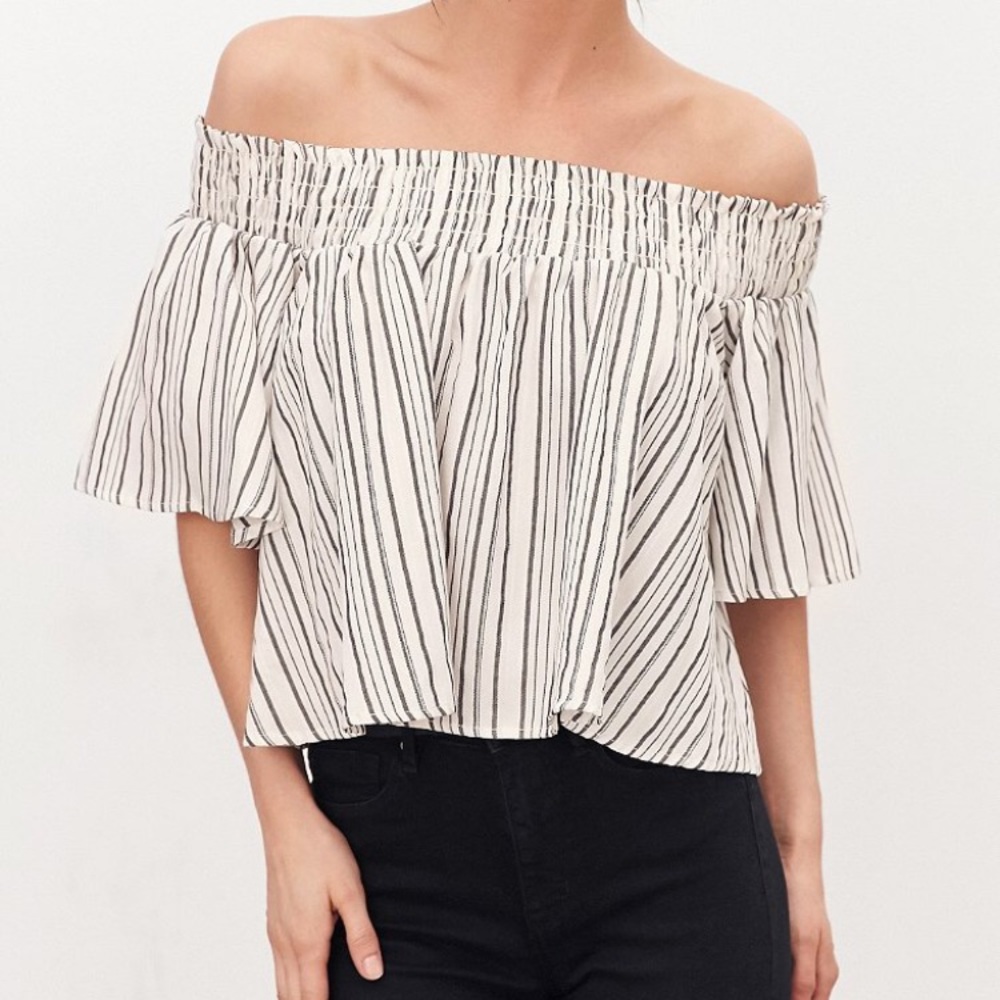 Kimchi blue off the shoulders top