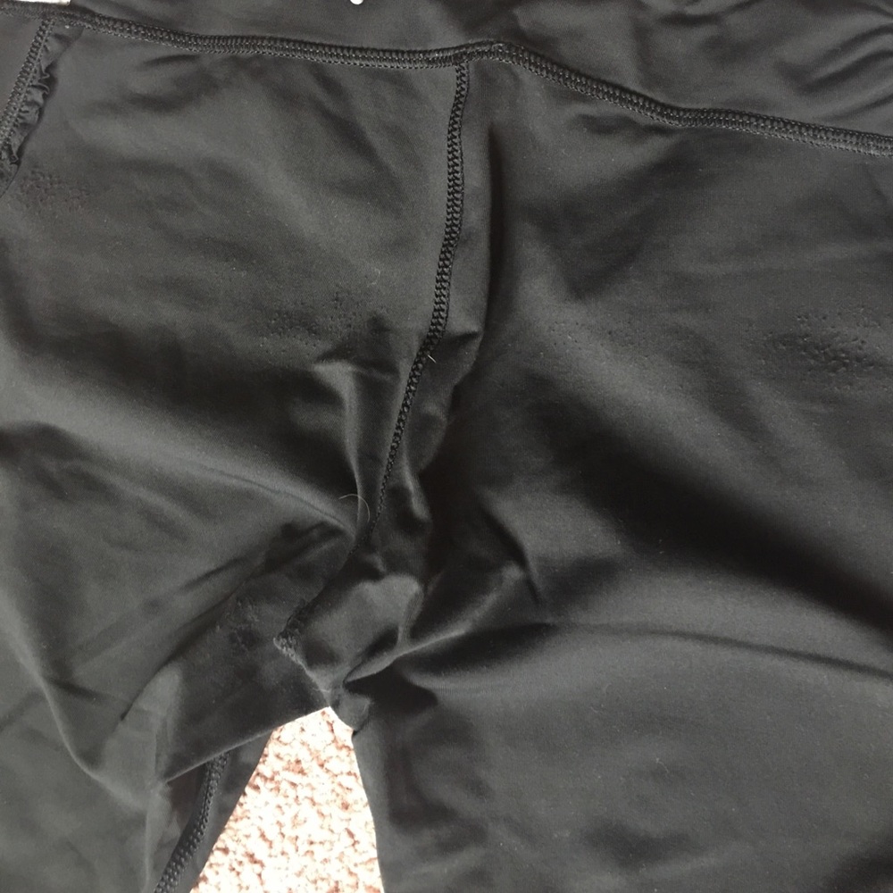 Lululemon Ruffled Crop - Picture 3 of 4