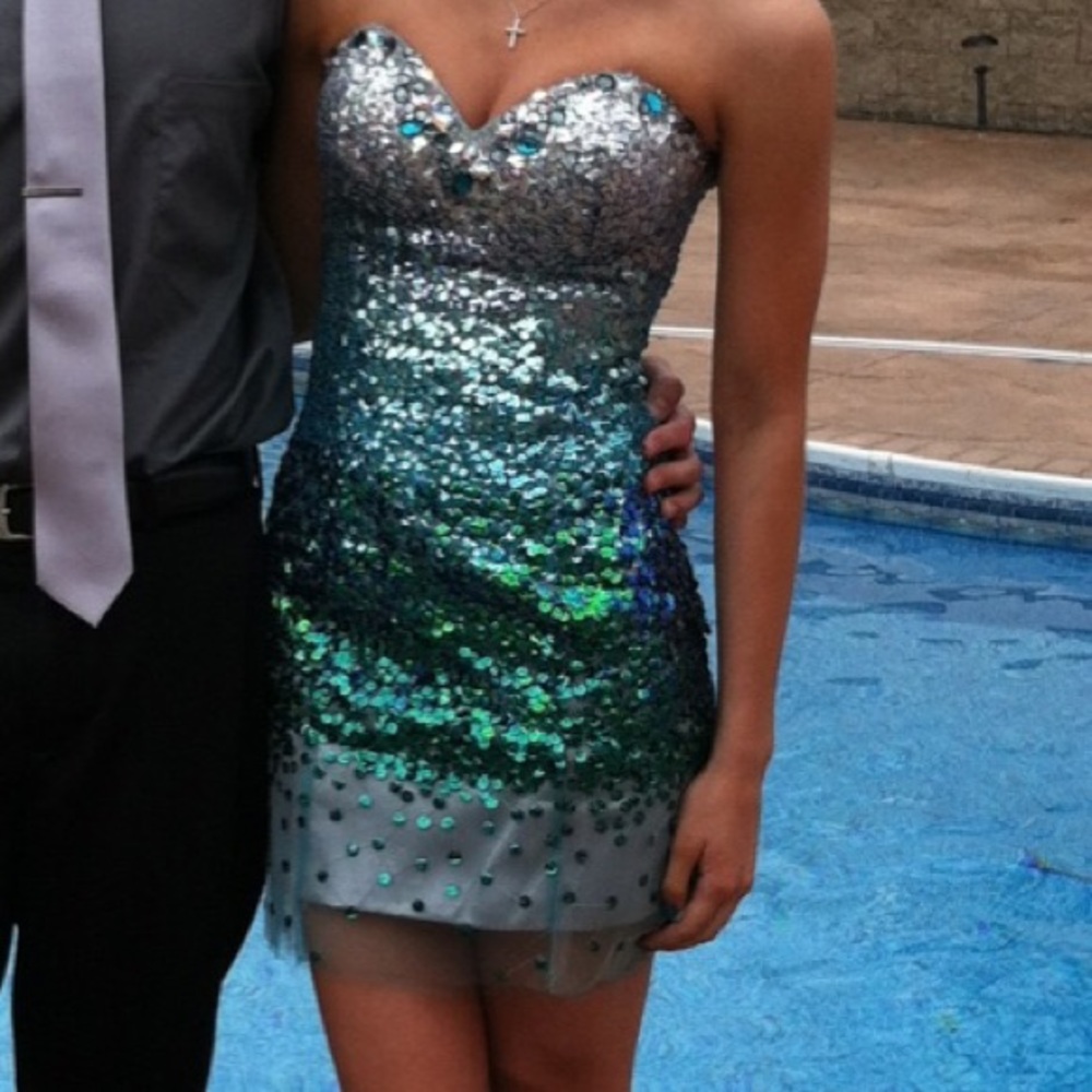Size 00 Short Prom Dress! Only Worn Once!