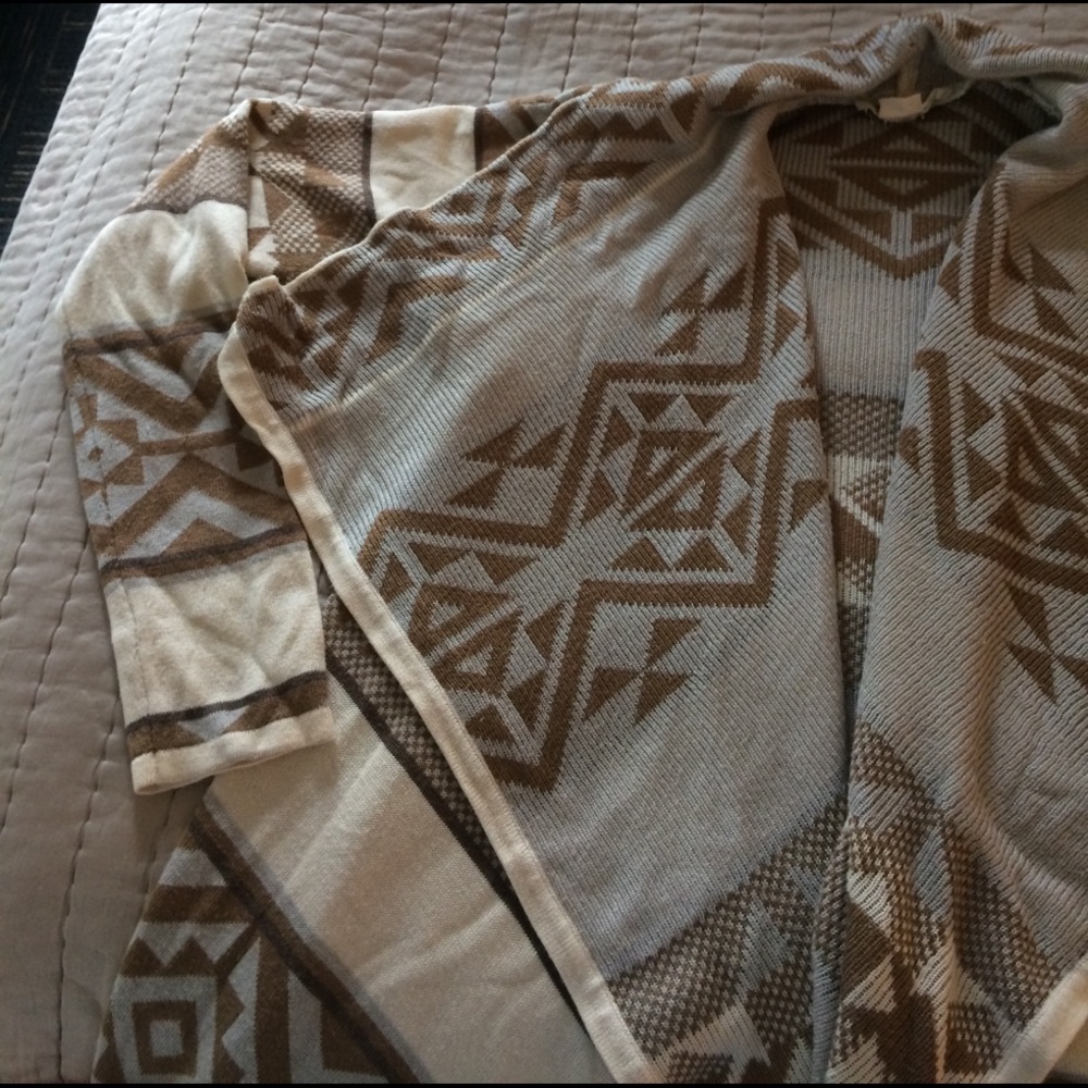 AZTEC CARDIGAN FROM URBAN OUTFITTERS