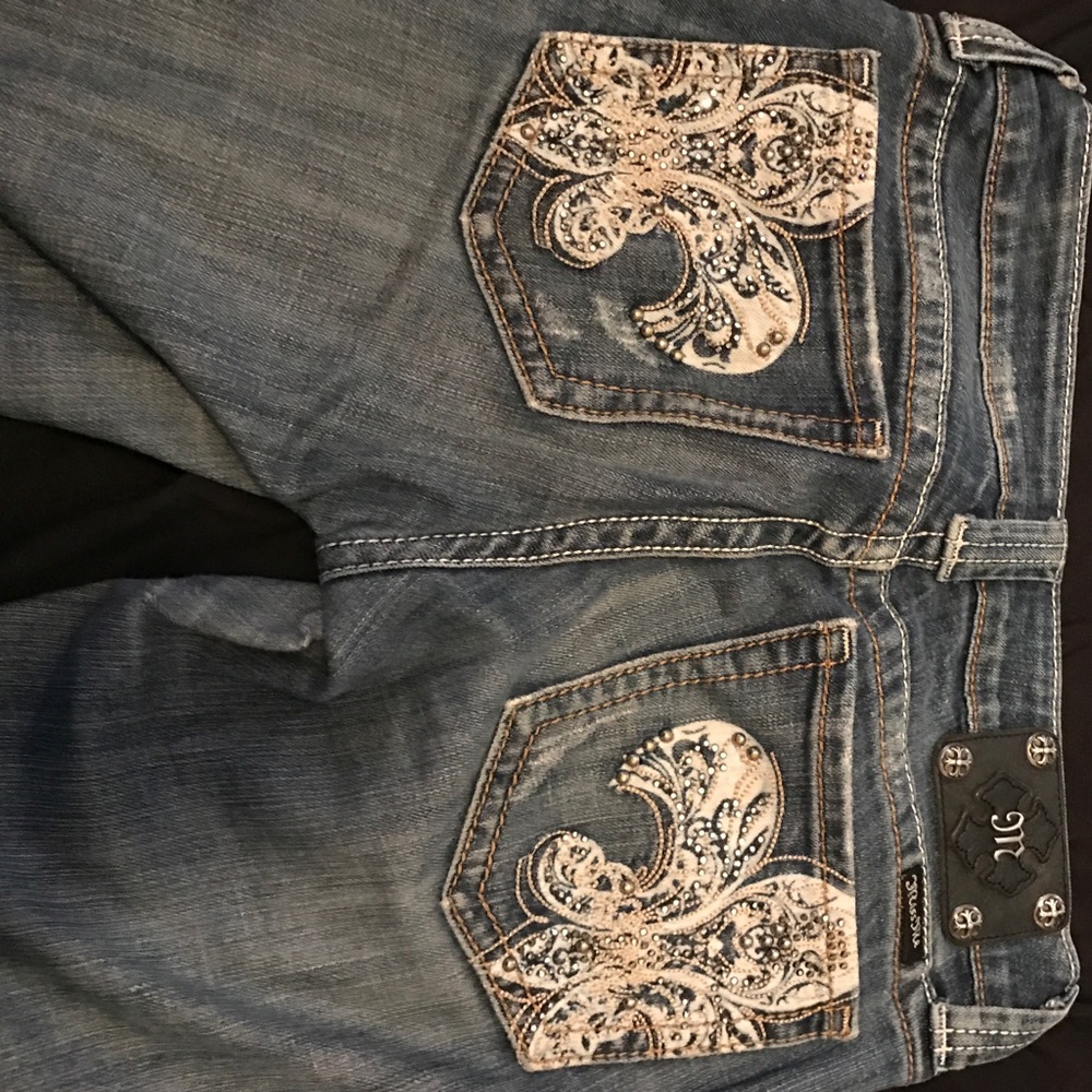 Miss me fleur de lis jeans - distressed