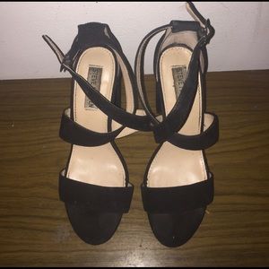 SUEDE CUTE STEVE MADDEN HEELS