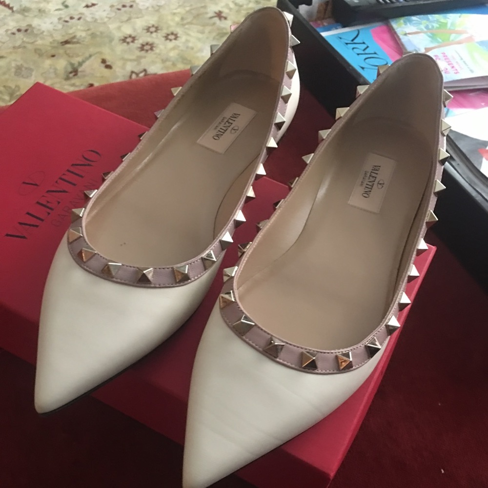Valentino rock stud flats!