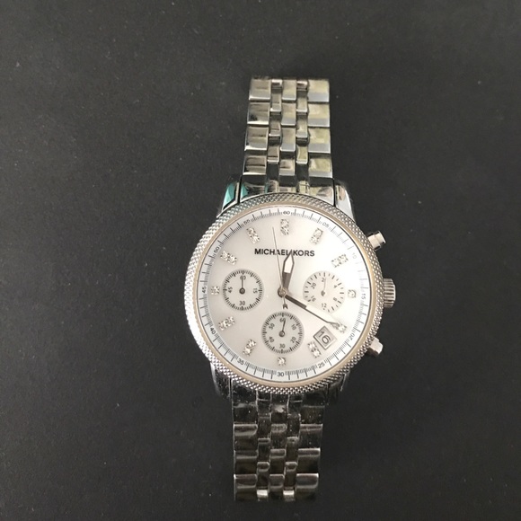 Final sale!!!!Michael Kors watch!!! - Picture 2 of 3