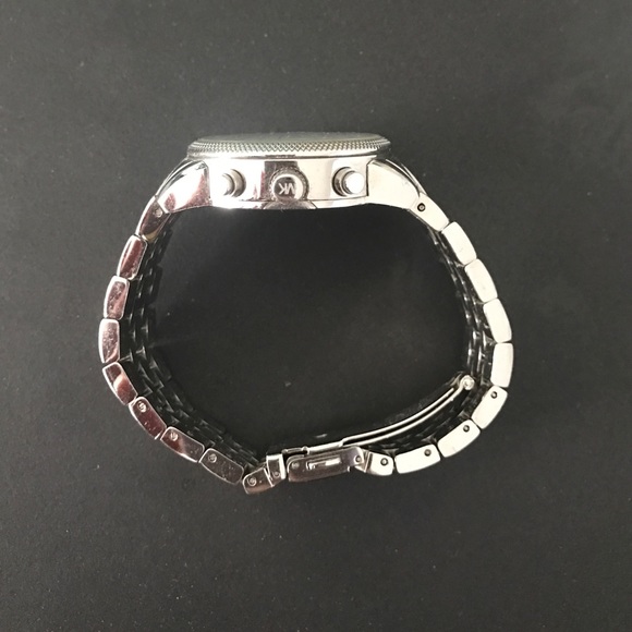 Final sale!!!!Michael Kors watch!!! - Picture 3 of 3