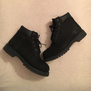 BLACK NUBUCK WATERPROOF TIMBS sz. 3Y