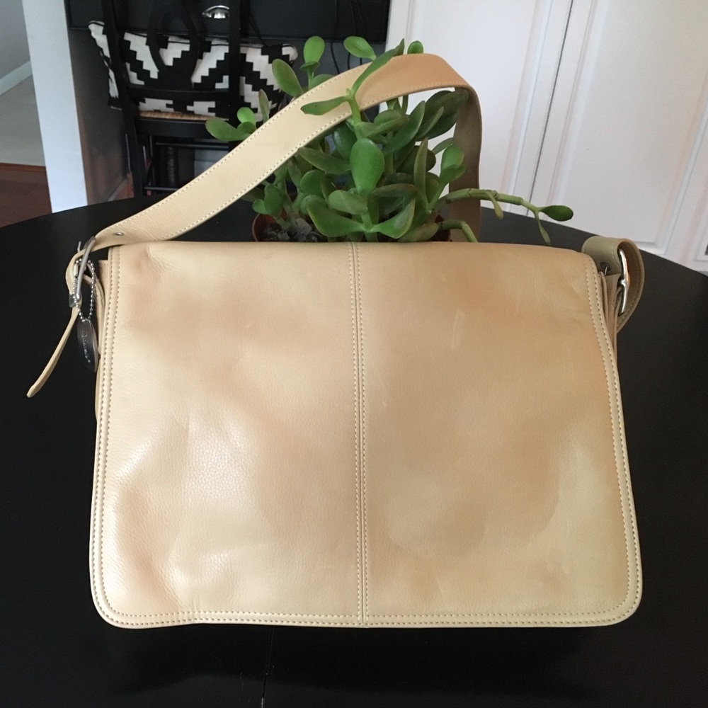 NWT Tignanello cross body bag