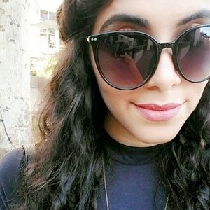 Meet your Posher, Sadaf