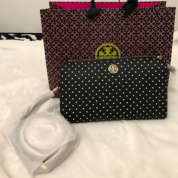 Tory Burch Handbags - Tory Burch Kerringtin crossbody