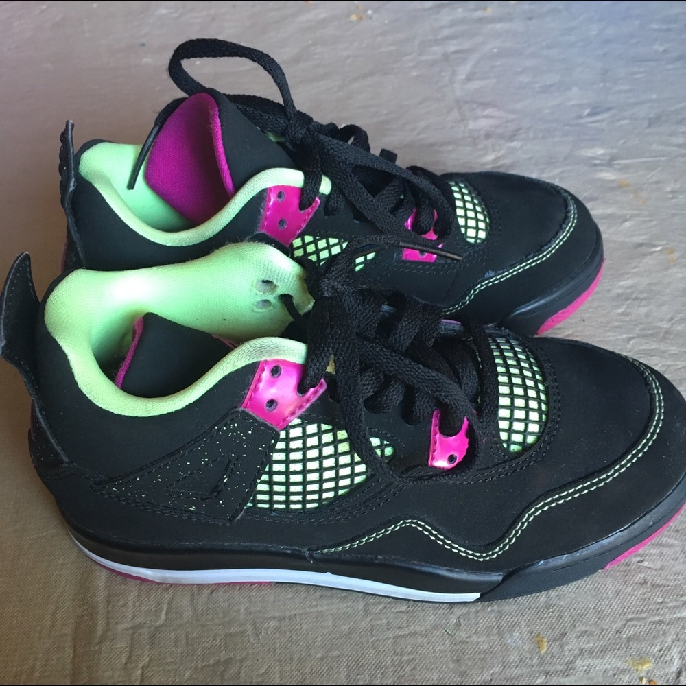 Girls retro 4 air Jordan's