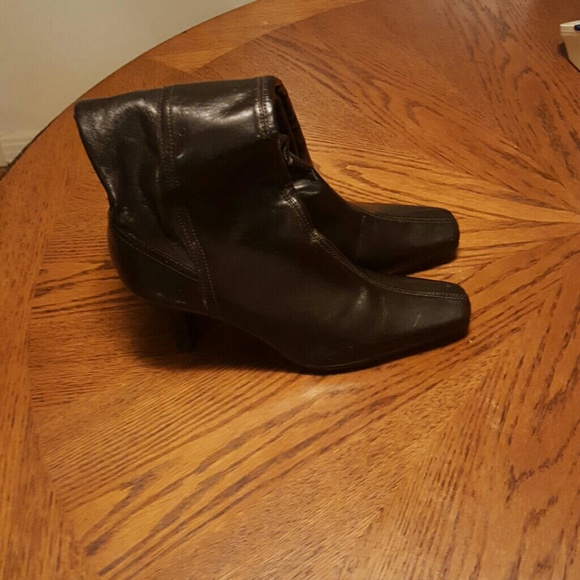 boots - Picture 2 of 3