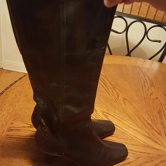 boots - Picture 3 of 3